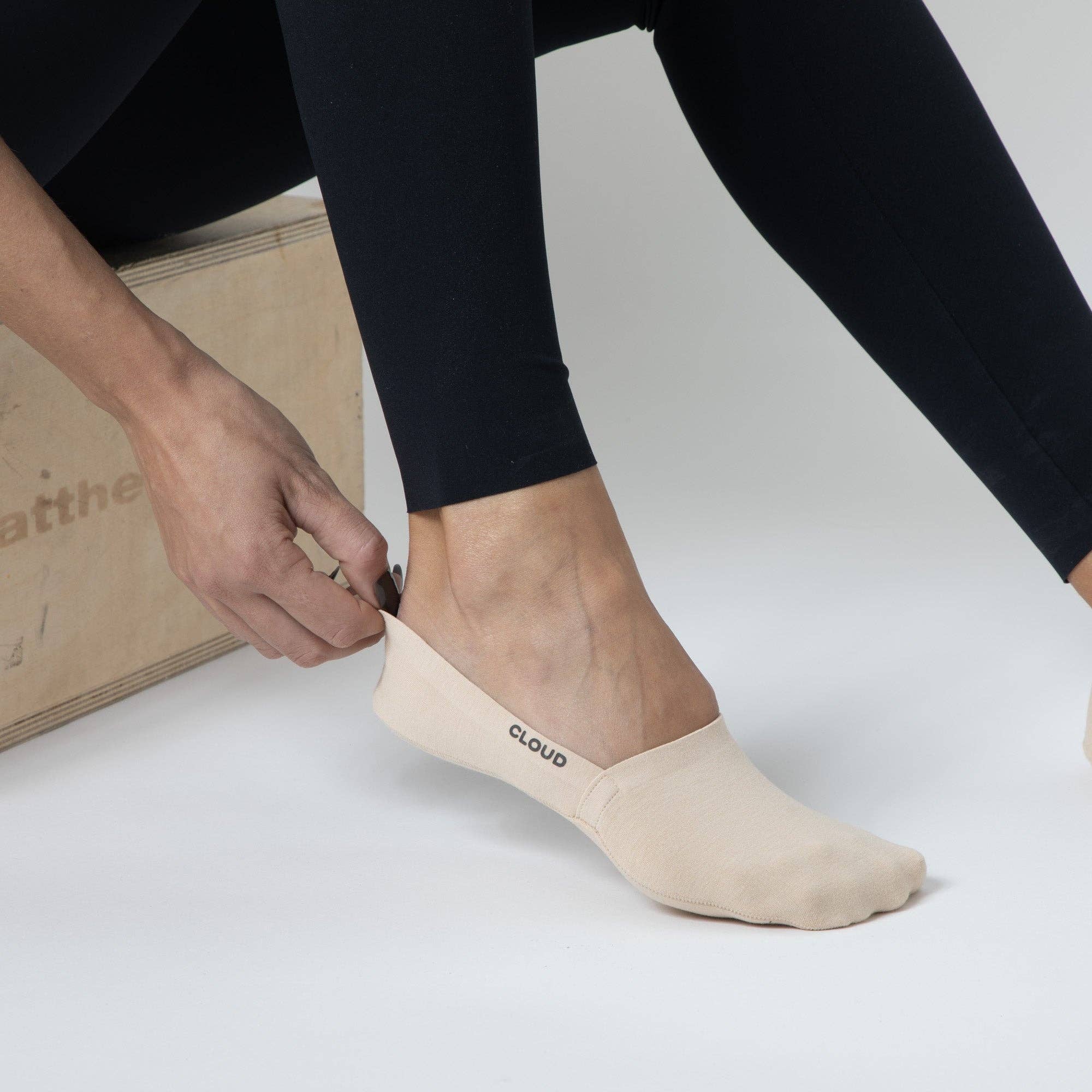 CLOUD Premium Organic Terry No Show Socks: L / Organic Black Cloud