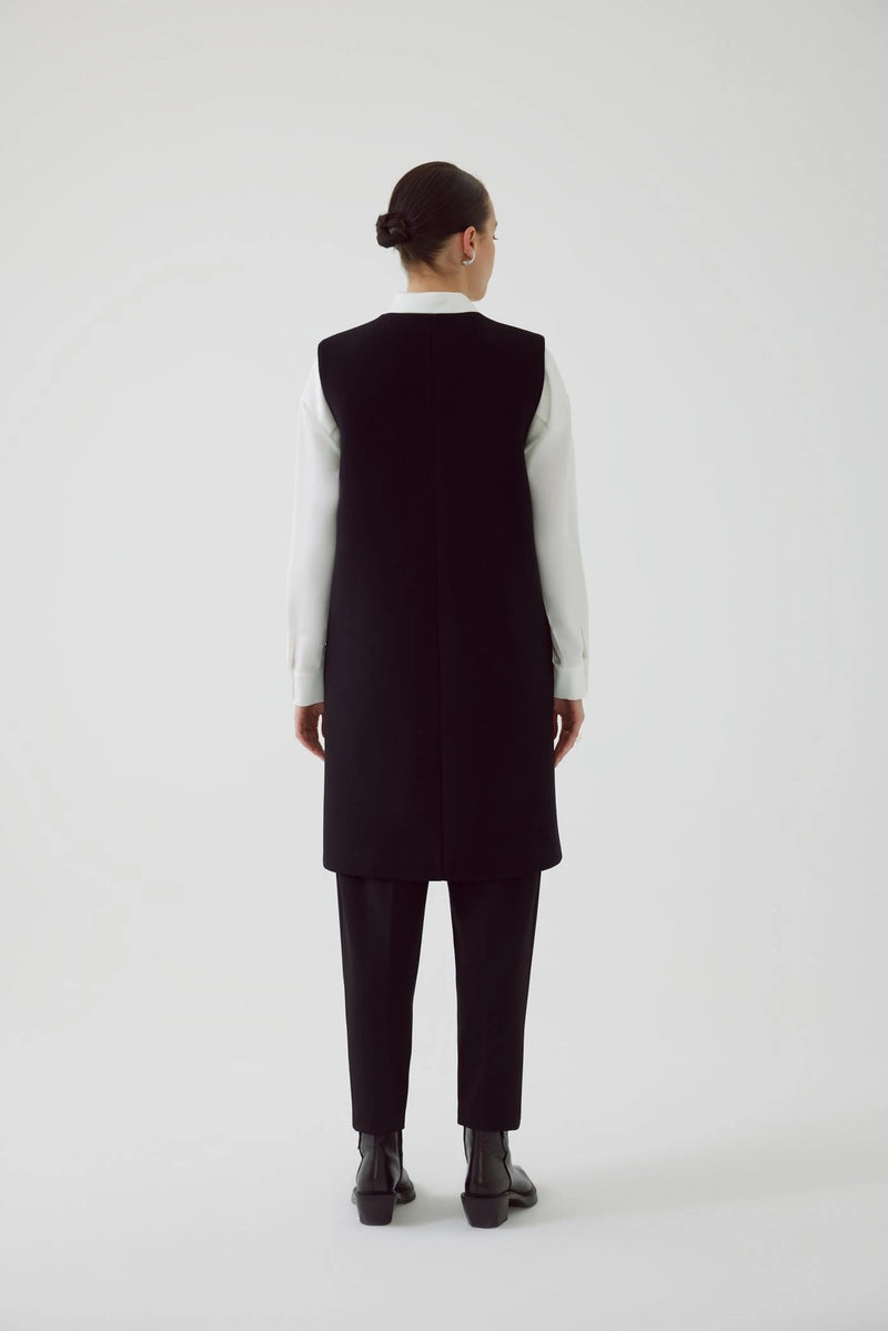 Exquise Amado Vest