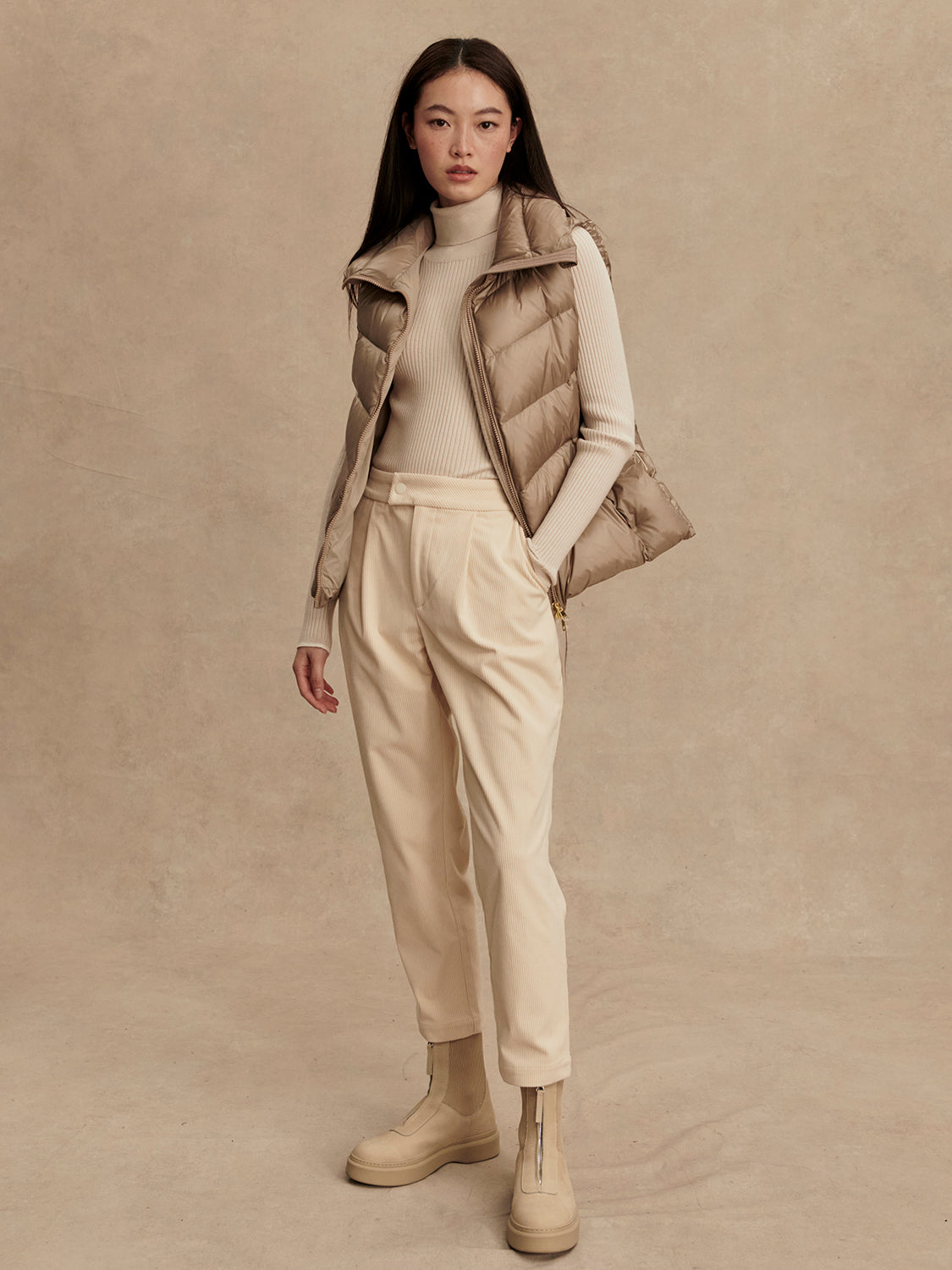 VARLEY Bextor Lightweight Down Vest in Taupe Varley