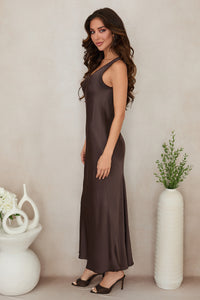 MILIO MILANO V-Neck Sleeveless Dress in Brown