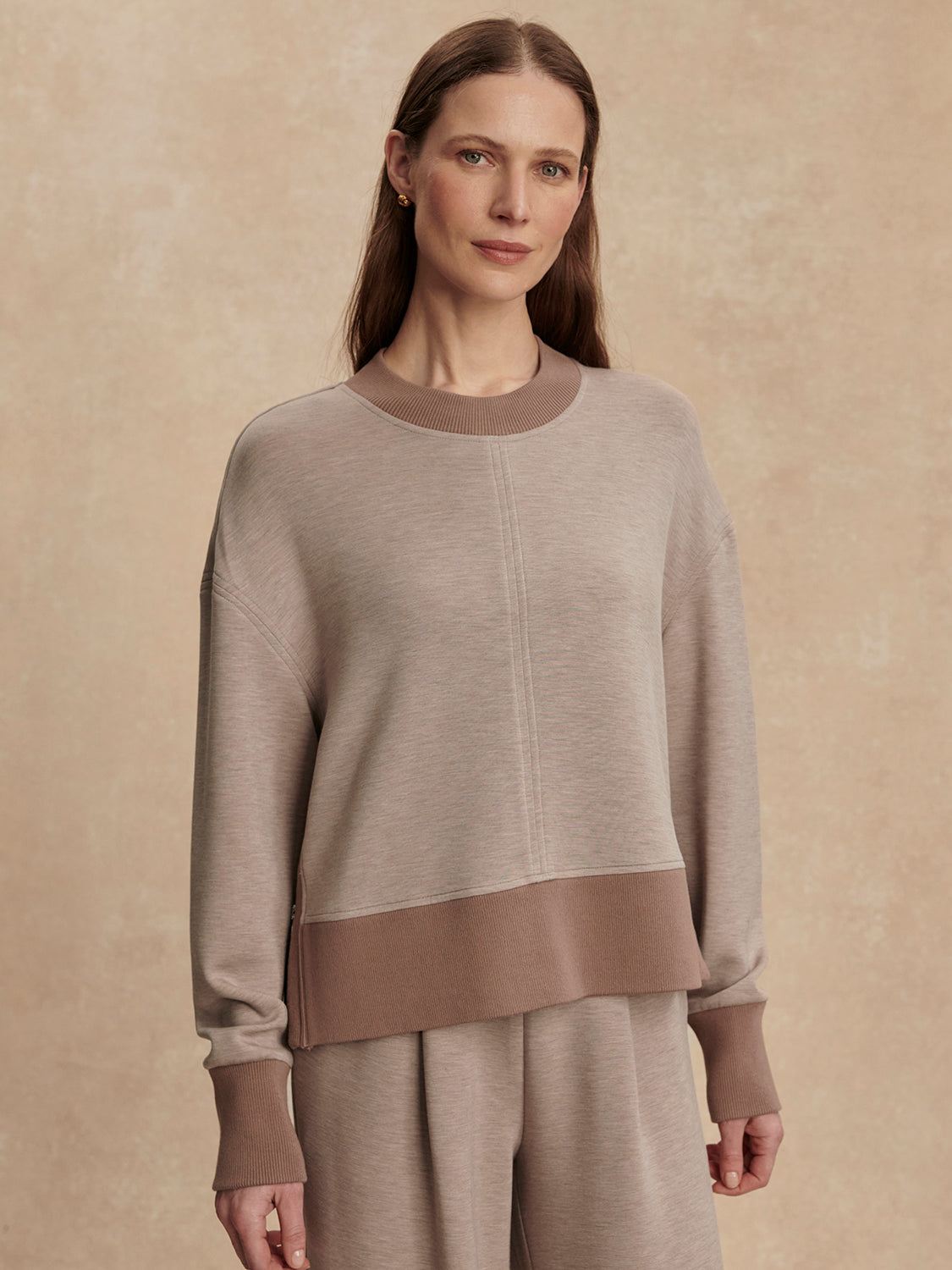 Varley Philippe Crop Sweat in Taupe/ Gingersnap